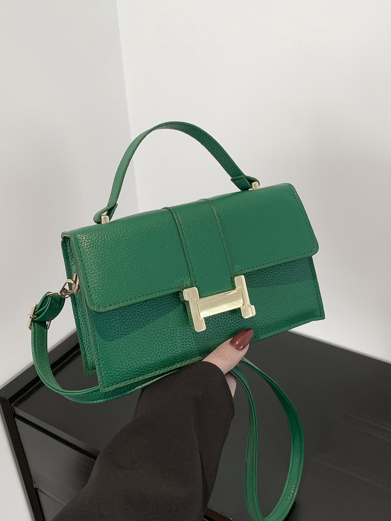 2024 new small square bag simple casual versatile crossbody shoulder bag for women