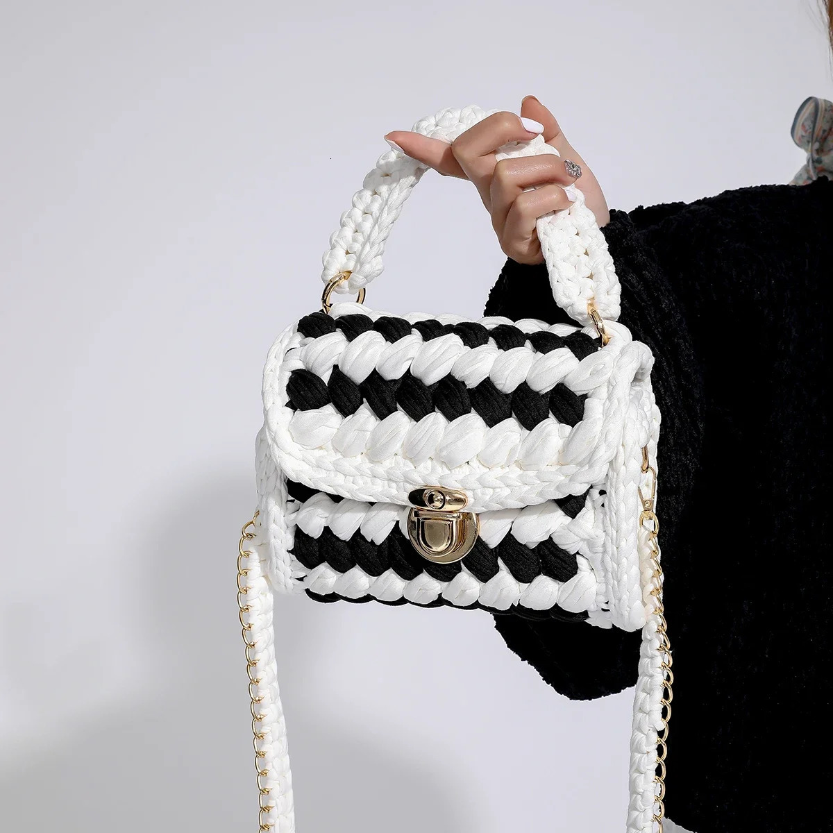 Knitting Bags for Women Handmade Woven Handbags with Chain Ladies Fashion Solid Color Square Crochet Bag 240320