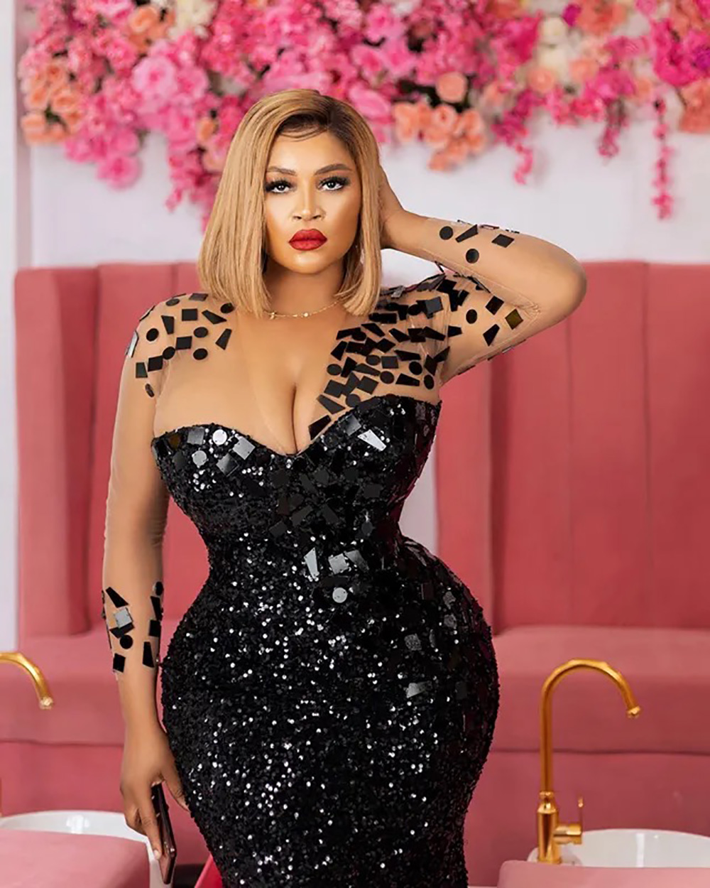 Black Prom Dresses Party Gown Mermaid Trumpet Girl Illusion Beaded Applique Sequins New Custom Plus Size Formal Long Sleeve V-Neck