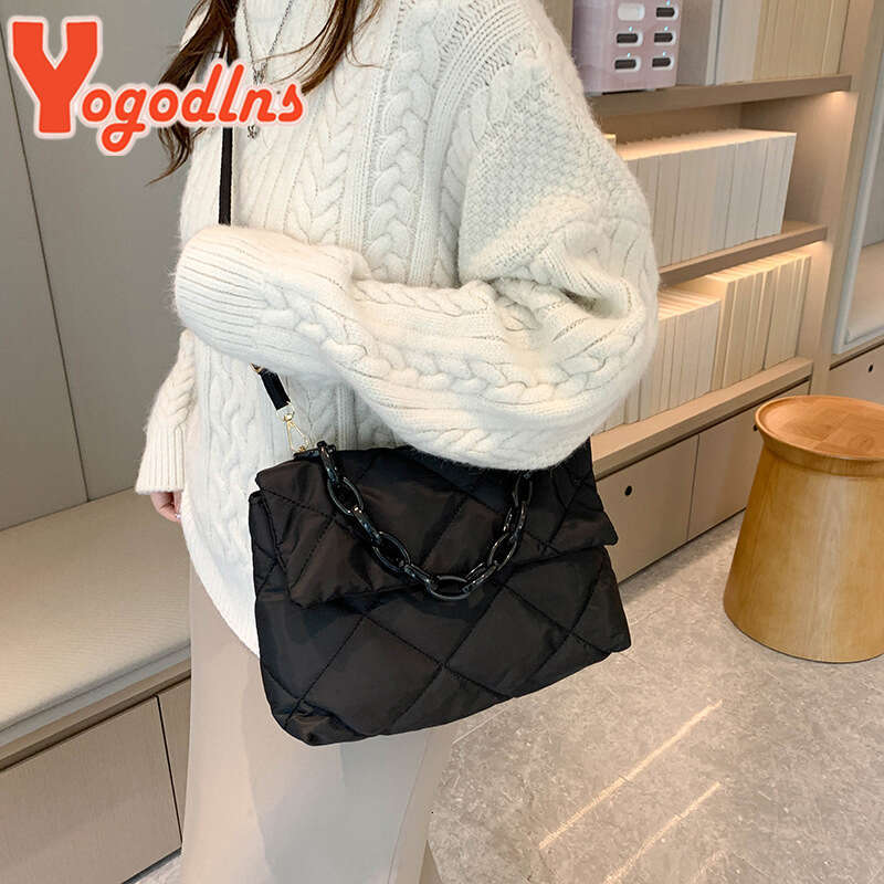 Designer Bag Yogodlns Large Capacity Crossbody Square Bags Casual Chain Women Underarm Bags Fashion Quilted All-Match Winter Simple Shopping purse lux