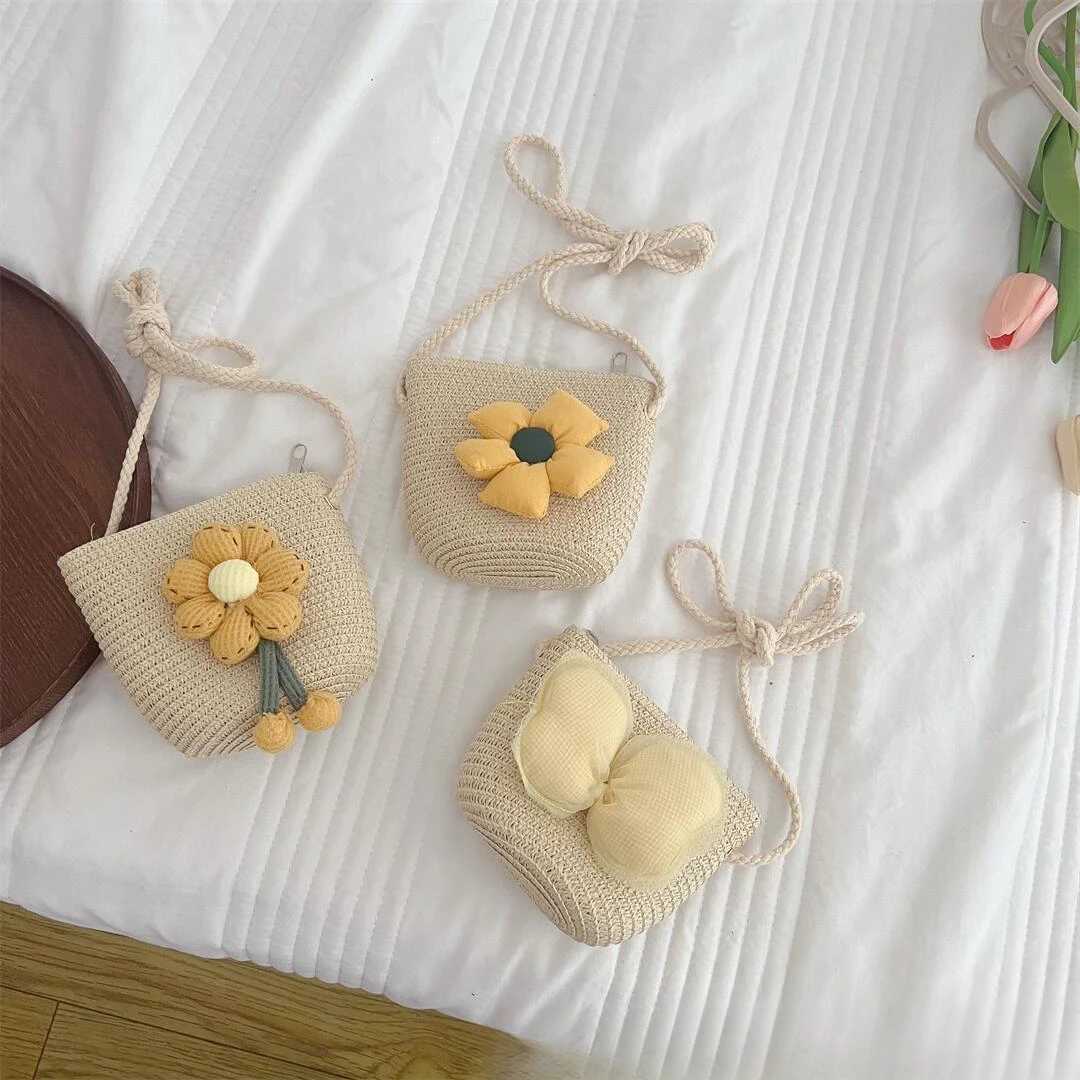 Childrens Shoulder Bag Ins Sweet Bow Pearl Flower Straw Bag Summer Baby Concave Shape Crossbody Bag LX241104
