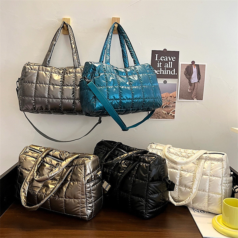 2025S Fashion Designer Autumn Winter New Embroidery Thread Crossbody Fashion Bright Face Casual Shoulder Women S Bag