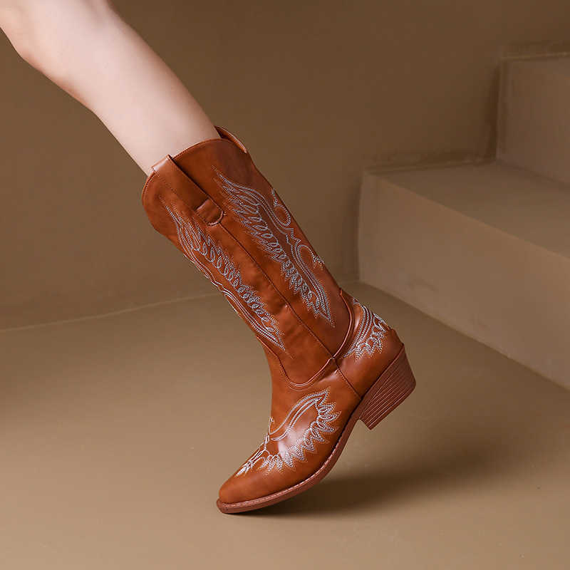 CMM Autumn Winter New Fashion Embroidered Western Cowboy Boots Womens Pointed Middle Barrel Thick Heel Knight Boots
