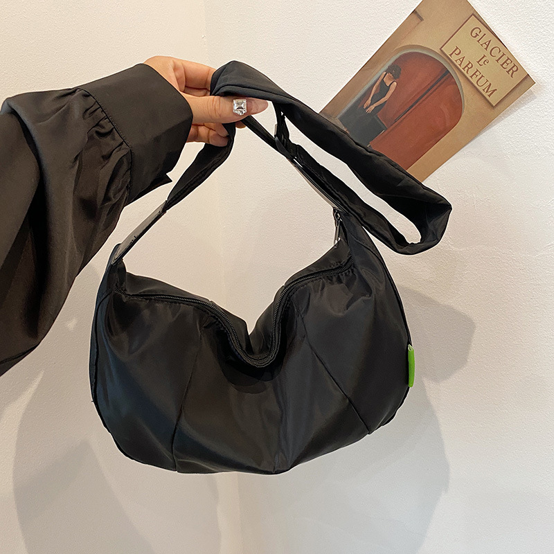 2025 Designer 2024 leisure 3 new tourism nylon sports fiess crossbody large canvas shoulder bag for women