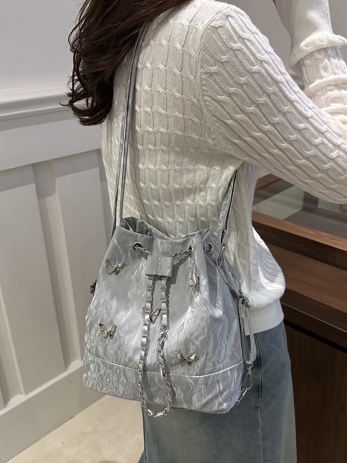 2025S Fashion Designer Autumn New Fashionable Crossbody Bucket Shoulder Bag For Women