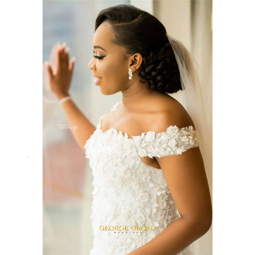Vintage Off Shoulder Lace Appliqued Mermaid Wedding Dress African 3D Wers Plus Bridal Gow With Sweep Train