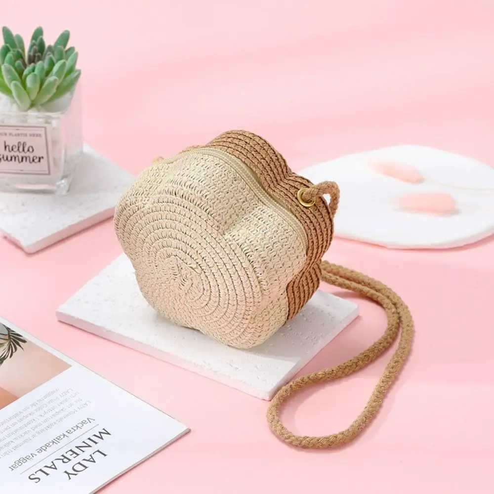 New Fashion Flower Woven Crossbody Bag Childrens Straw Shoulder Bags Bicolor Beach Bag Coin Purse Hat Shape Bag LX241104