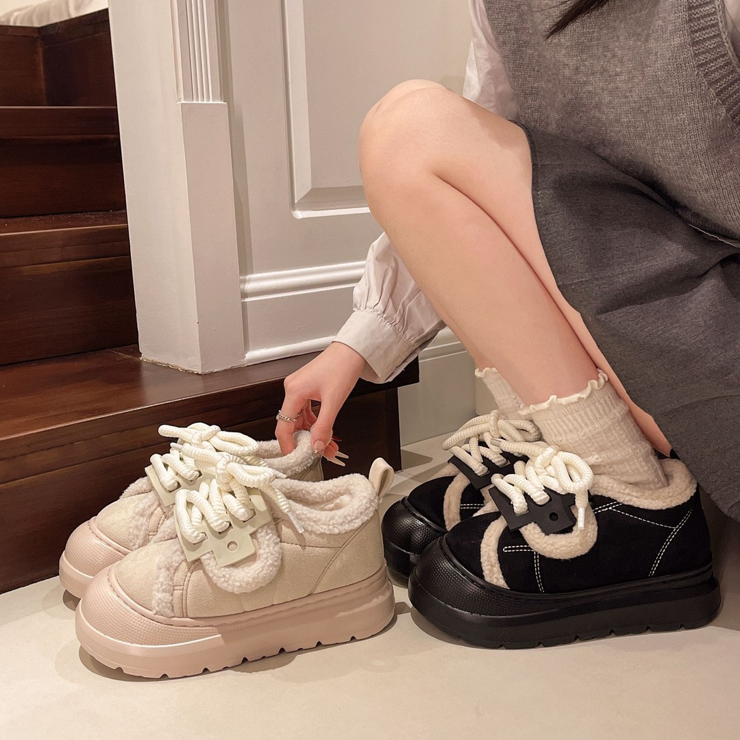 New Autumn Winter Thick Soled Plush Warm Fashionable Snow Boots.