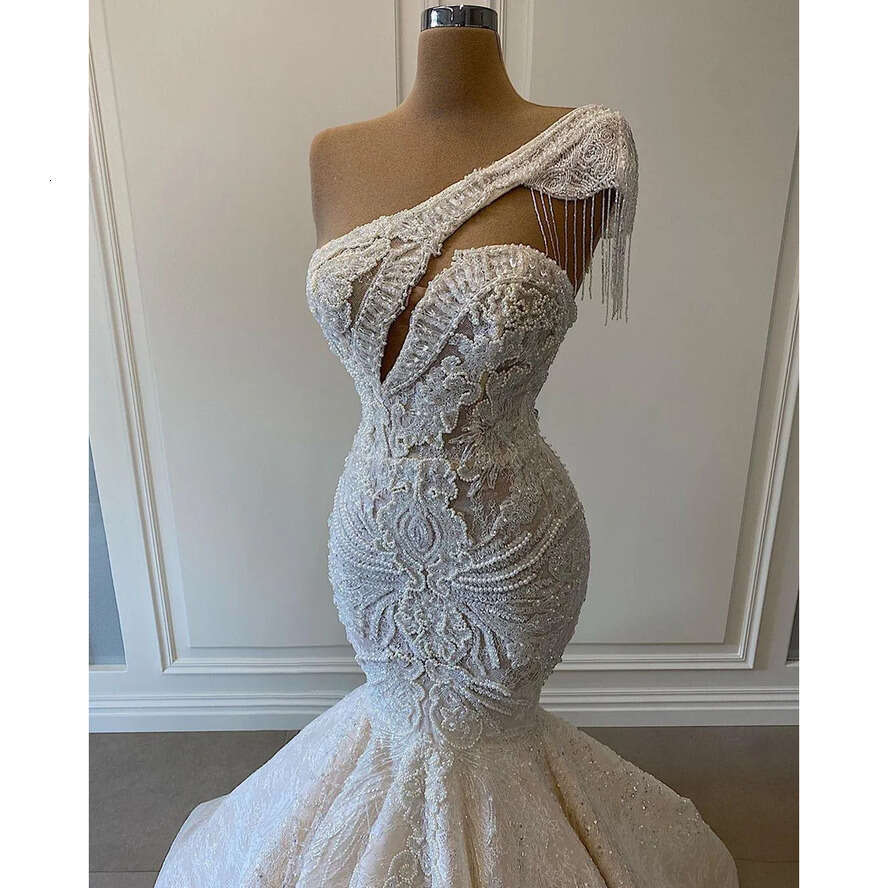 Urious Lace Beaded Wedding Dresses One Shoulder Mermaid Bridal Gowns Crystal Beads Sequin Sweep Train Real Picture Robe De Mariee