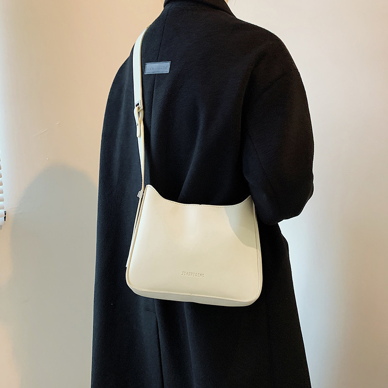2025 Designer New Autumn 3 2024 with Extremely Simple Quality Cross Shoulder Bag for Women