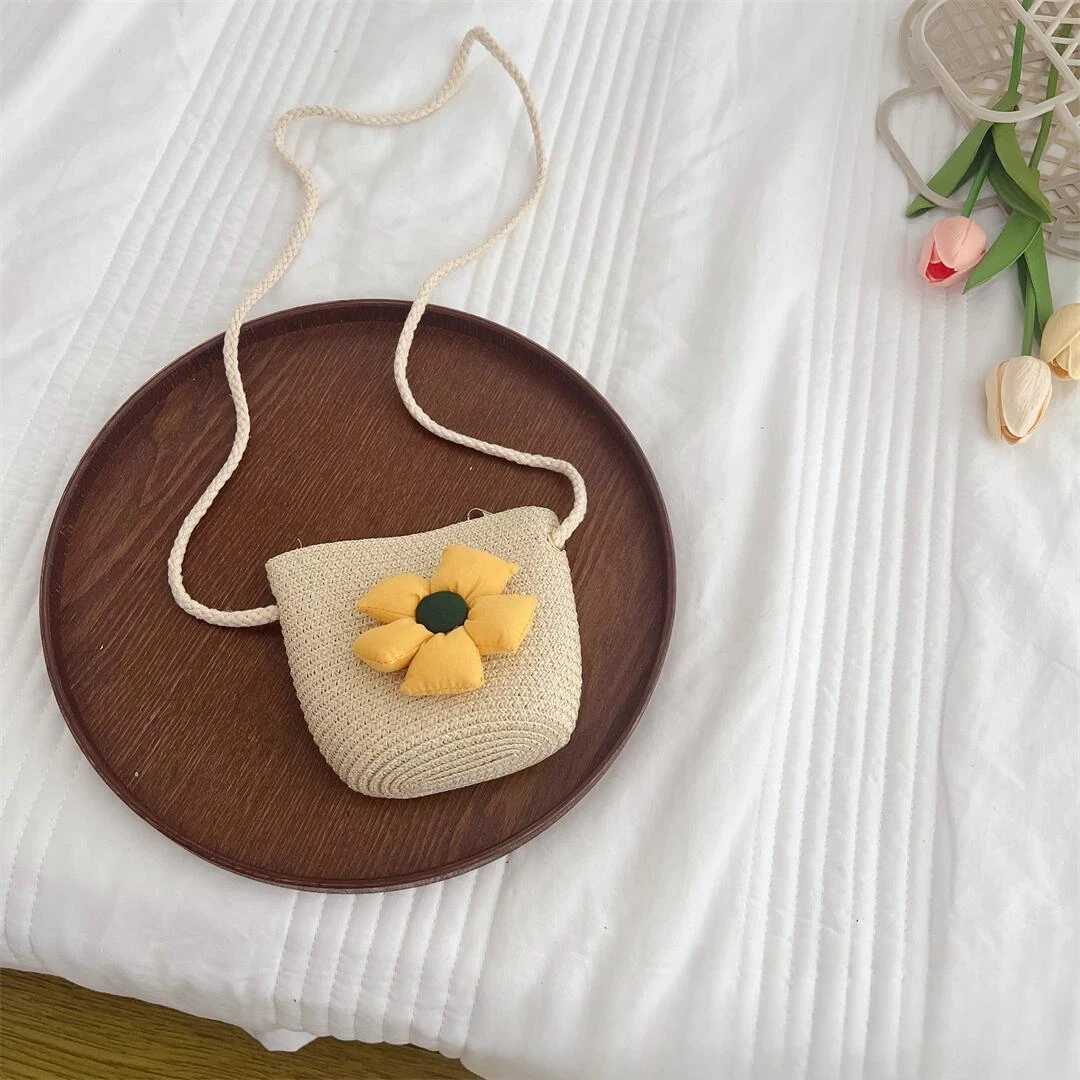 Childrens Shoulder Bag Ins Sweet Bow Pearl Flower Straw Bag Summer Baby Concave Shape Crossbody Bag LX241104