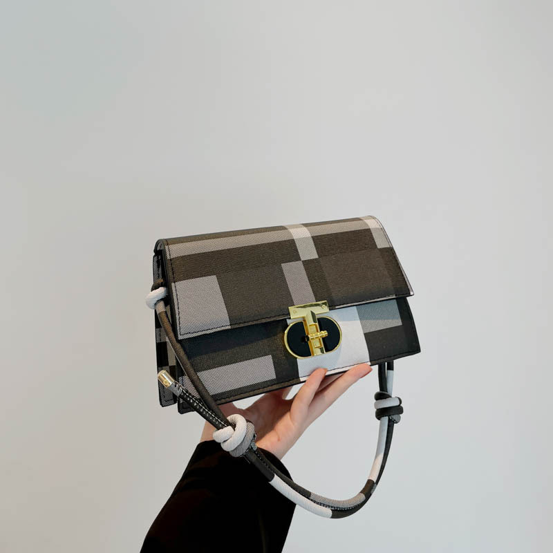 2025 Designer autumn 3 new 2024 women's square grid fashion temperament versatile crossbody shoulder bag for women