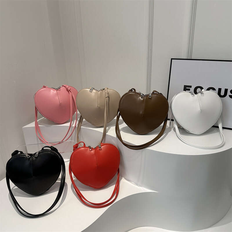 Fashion - Heart-Shaped Crossbody With Wide Shoulder Strap In Solid Color, Versatile Casual Bag For Women
