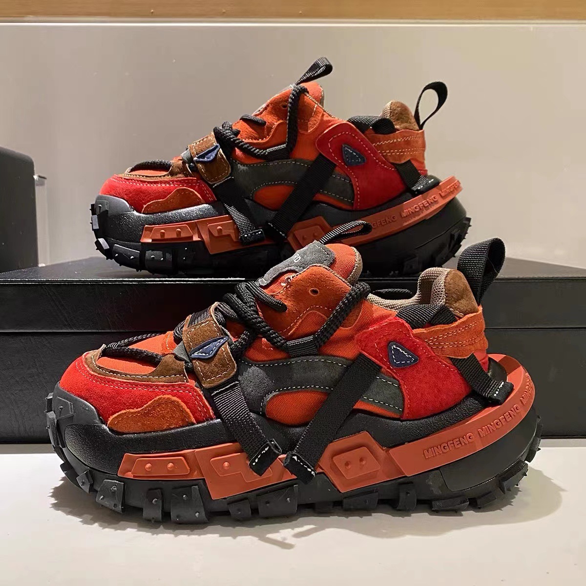 Thick soled inner height increase rebound red 2024 new sponge shoes casual sports shoes