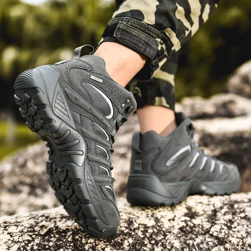 Fashion Mens Boots Winter Short Outdoor Men Hiking Autumn Sneakers Light Nonslip Desert Ankle 241104