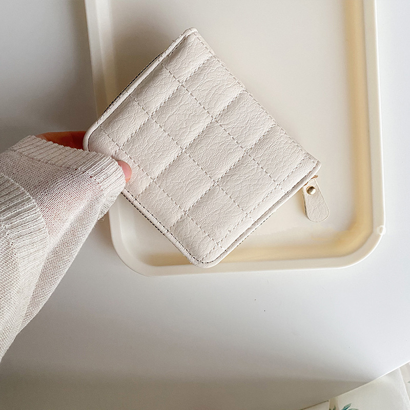 Minimally designed women's exquisite mini multifunctional wallet with large capacity card bag and foldable small coin purse