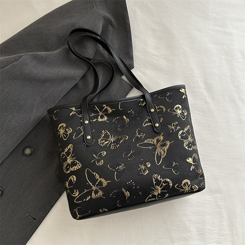 2025S Fashion Designer Summer New Large Capacity Fashion Commuter Shoulder Bag For Women