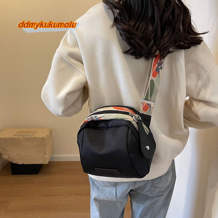 Waterproof nylon fabric crossbody popular for women in 2024, large capacity single shoulder dumpg bag, niche leisure commuting bag #26 kukumalu