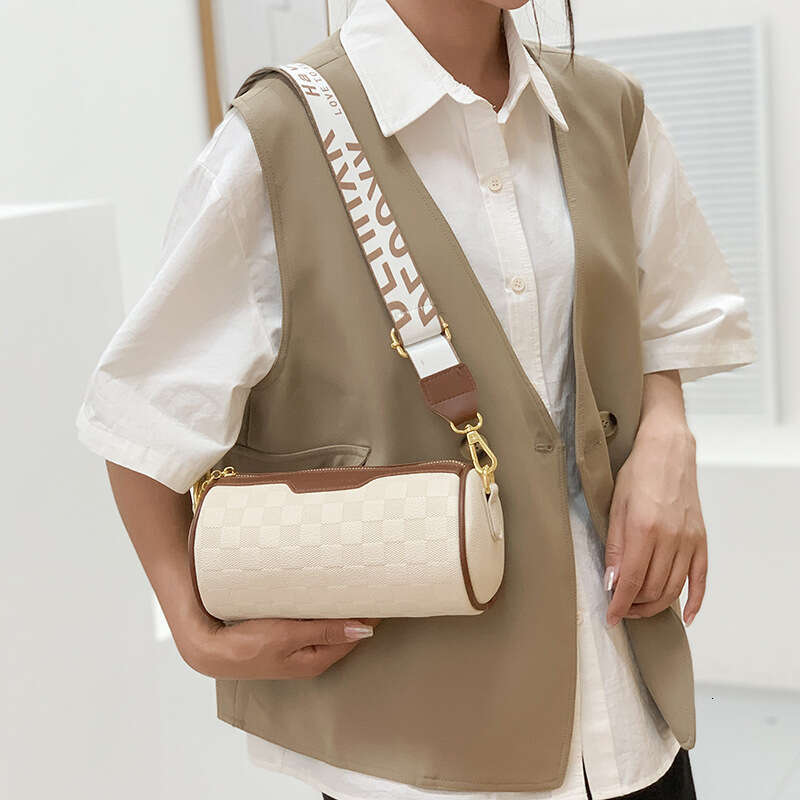 Fashionable street PU single shoulder twill diamond lattice broadband small fragrance new popular women's shoulder bag