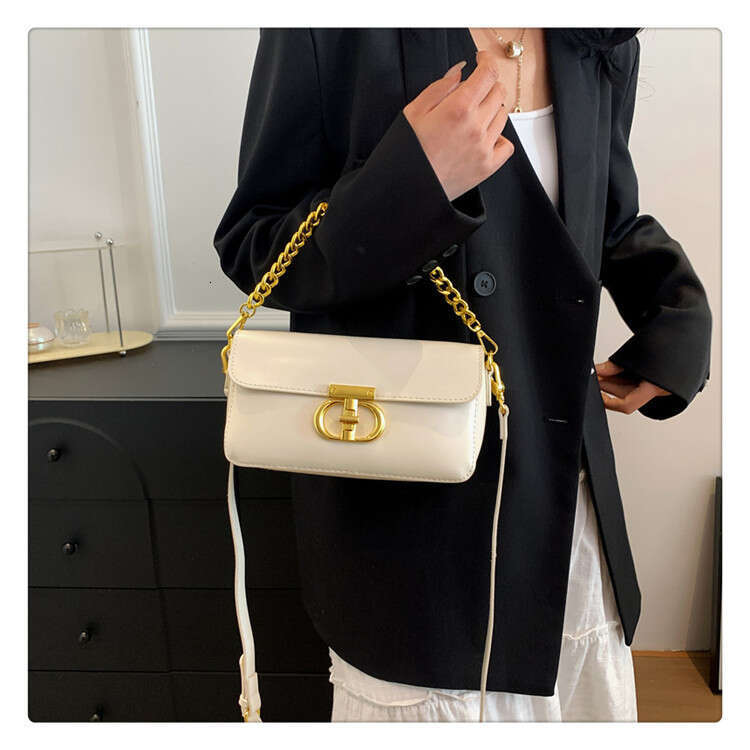 Women's shoulder French stick 2024 new bag, niche design, high-end sense, casual fashion women's bag
