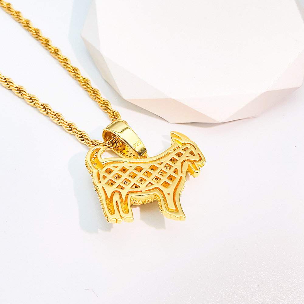 Real U Jewelry Iced out VVS Dia Animal Goat Pendant Necklace for Men Sterg Sier Moissanite Necklaces