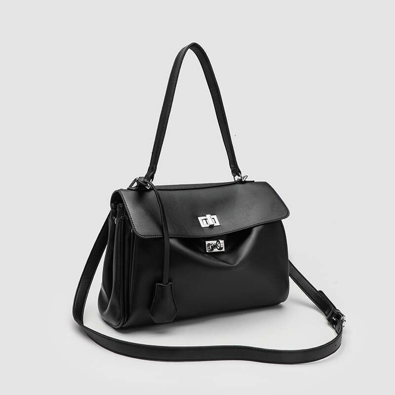 Tote Bags For Women Designer Handbag Purse 2025 New In Vintage Moto & Biker Lock Decoration Commuting Shoulder Crossbody