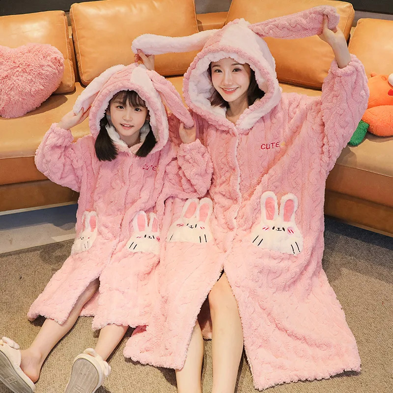Cute rabbit bathtub childrens hooded evening dress winter thick flannel bathtub baby girl home dress coral velvet pajamas 241105