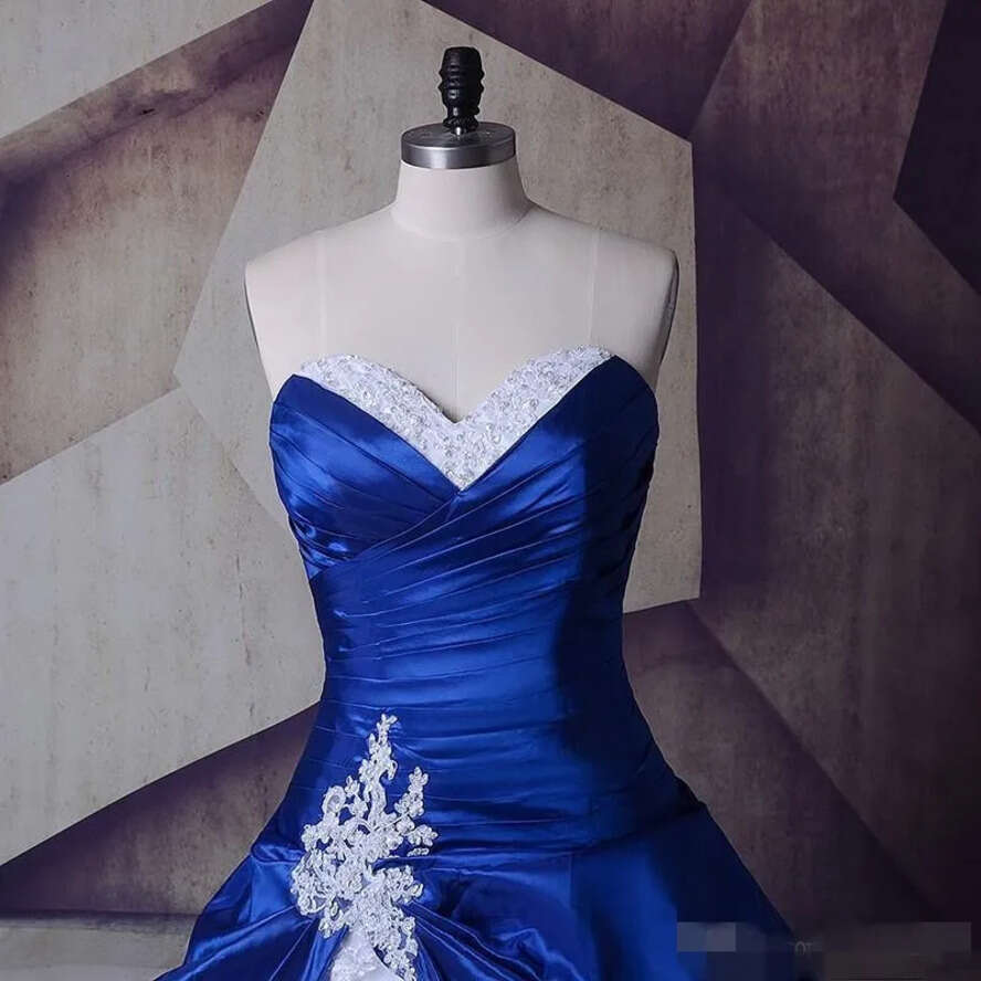 Royal Blue White Vintage Dresses Sweetheart Necke Beaded Beading Chapel Train Satin Lace Up Back Appliqued Wedding Gown