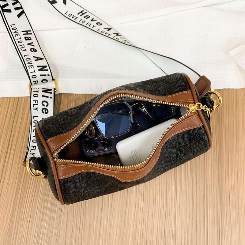 Fashionable street PU single shoulder twill diamond lattice broadband small fragrance new popular women's shoulder bag