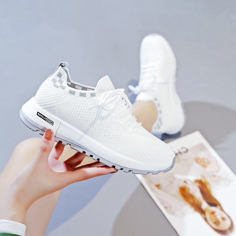Fashion-Forward Women's Footwear: Durable Flyknit Design Ideal for Outdoors & Daily Runs