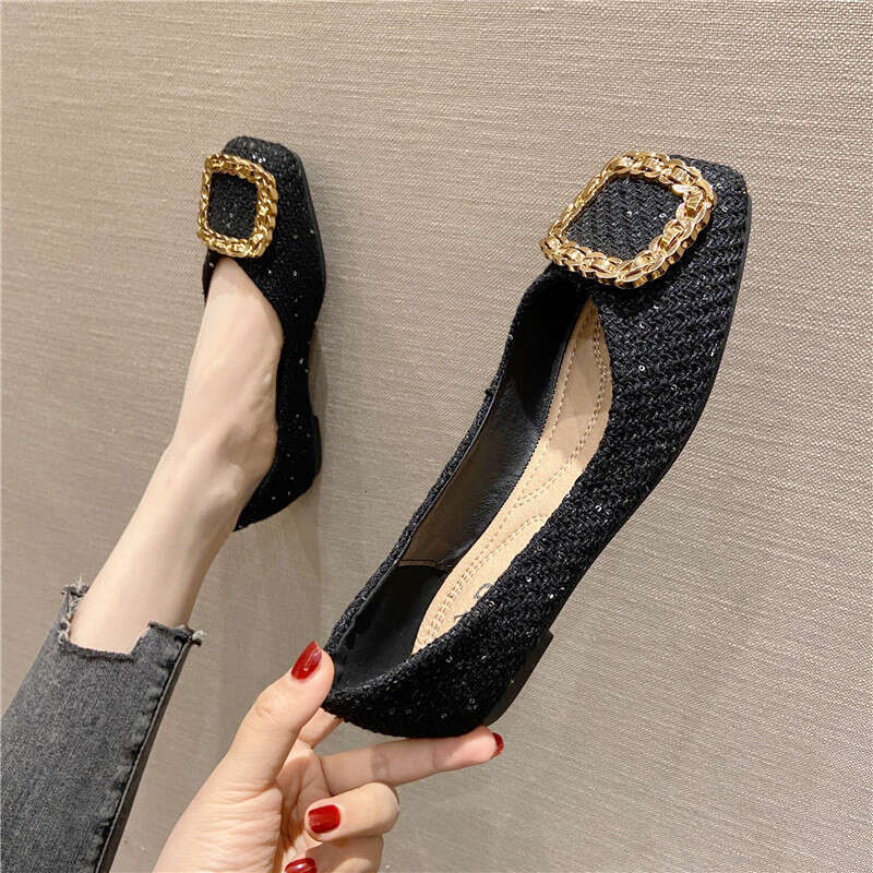 Flat Bottomed Women's Singles 2023 Spring New Style Scoop Versatile Black Red Soft Sole Shallow Mouth Square Toe Cloth Bean Shoes