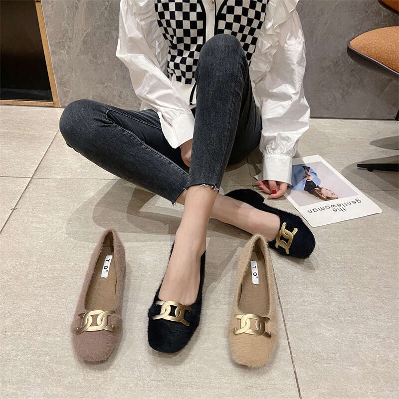 2023 Autumn/Winter New Single Women's Head Hairy Metal Buckle Low Heel Outdoor Casual With Velvet Bean Shoes