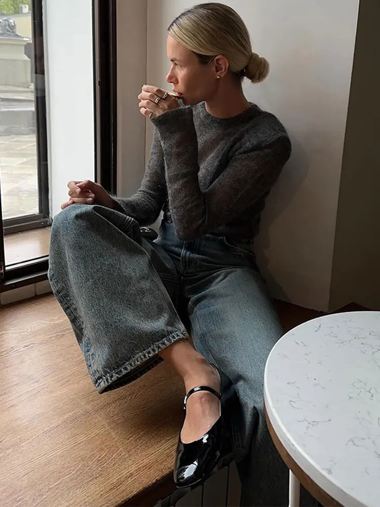 Solid Round Neck Thin Knitted Sweater For Women Fashion Commuting Long Sleeve Pullover 2024 Autumn Female High Street Jumper 241105