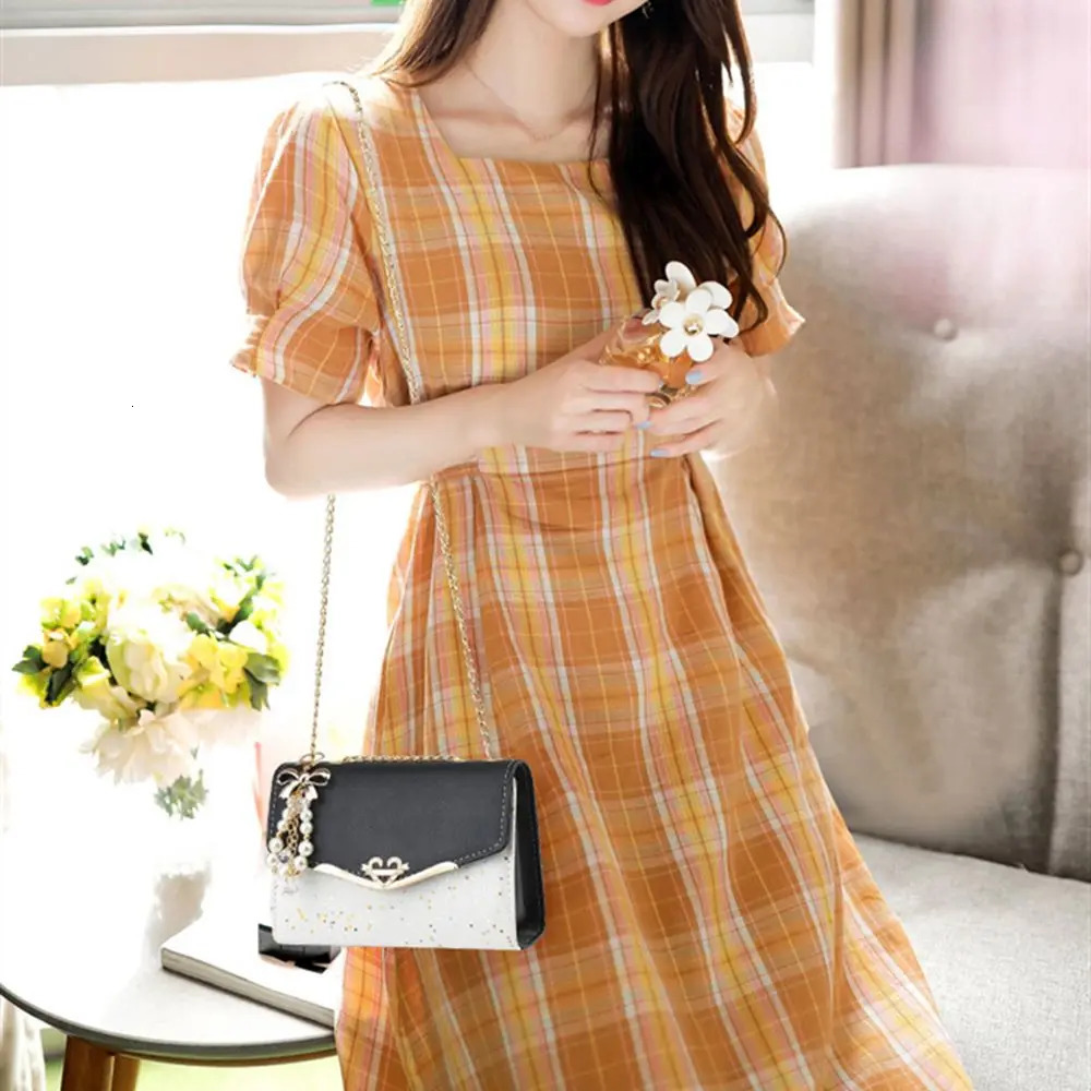 Trendy Fashion Ladies Crossbody Small Square Bag Girls Shoulder Cross Tassel Pendant Sequin Embellished PU Polyester 241104