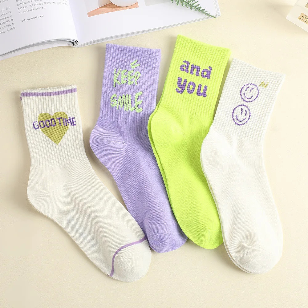 Womens Sweet Smile Letter Socks Sports Socks Versatile Student Socks 241104
