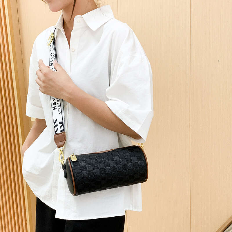 Fashionable street PU single shoulder twill diamond lattice broadband small fragrance new popular women's shoulder bag