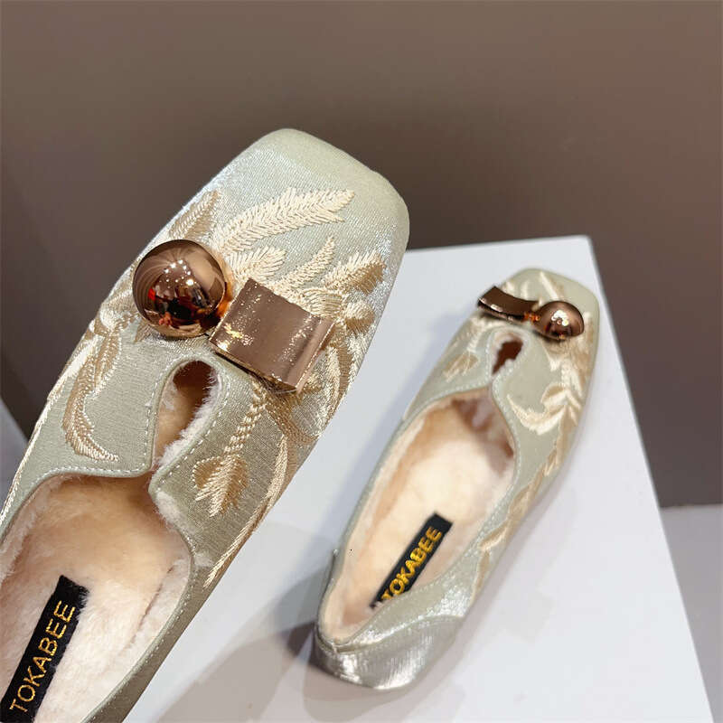 French Embroidered Square Head With Velvet Warm Single Women's Korean Edition Autumn/Winter New Collection Hairy Soft Soled Bean Shoes