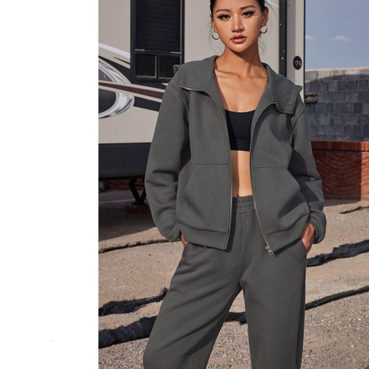 2024 Spring And Autumn Solid Color Hooded Long-Sleeved Feet Set Sports 2 Piece Zip-Up Cardigan Top Women's Clothing