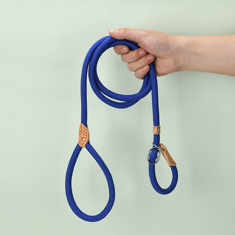 Dog walking rope nylon one chain training dogs leash necklace expansion and contraction pet supplies pet blue red outdoor general wear resistant 8 46c