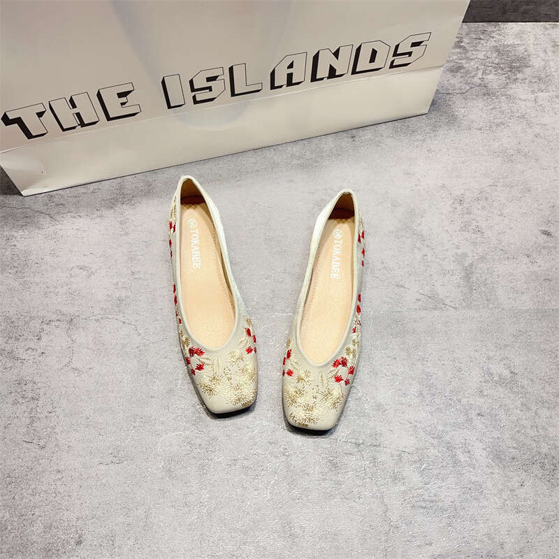 New Chinese Women's Korean Version Spring/Summer New Style Temperament Shallow Mouth Single Shoe Soft Sole Flat Heel Embroidered Cheongsam Shoes