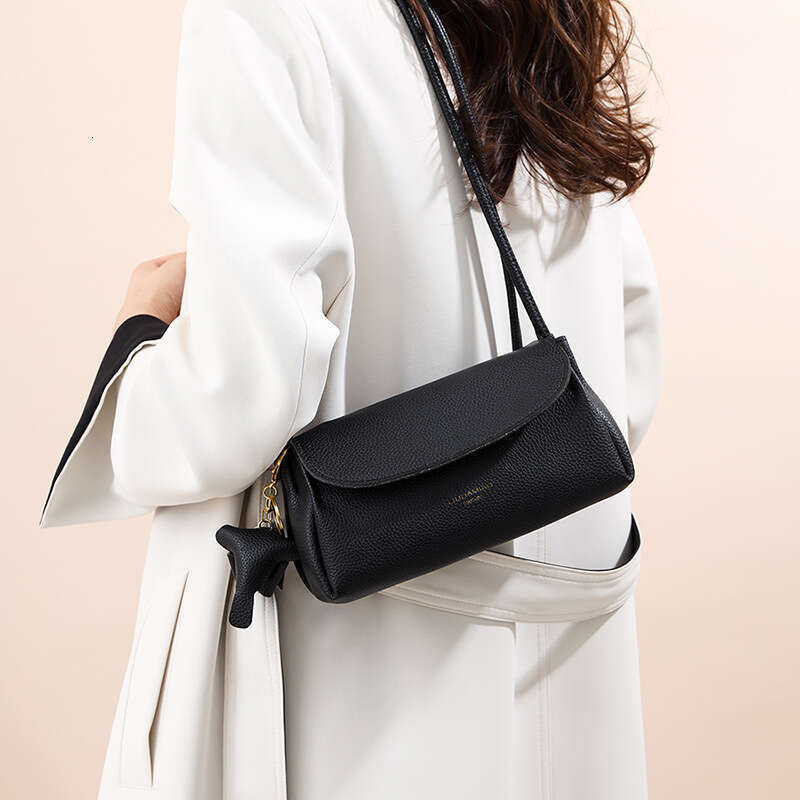 Small 2024 new women's trend fashion versatile shoulder temperament simple casual crossbody small square bag