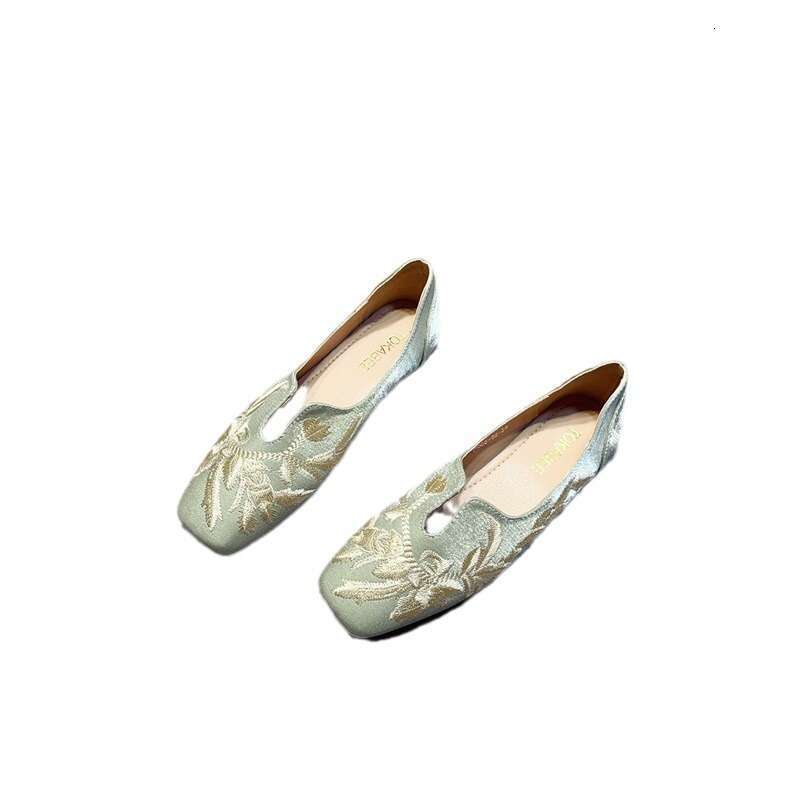 Hand Embroidered New Women's For Summer, Fashionable And Versatile, Square Toe, Chinese Style Hanfu, Flat Bottomed Single Shoes