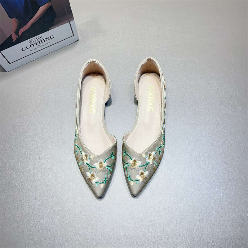Korean Version New Single Shoe Embroidered Versatile Young Chinese National Style Cheongsam Women's Shoes Flat Apricot Color