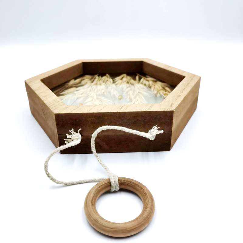 Artisan-Crafted Floral Display - Wooden Frame Pendant with Dry Flowers
