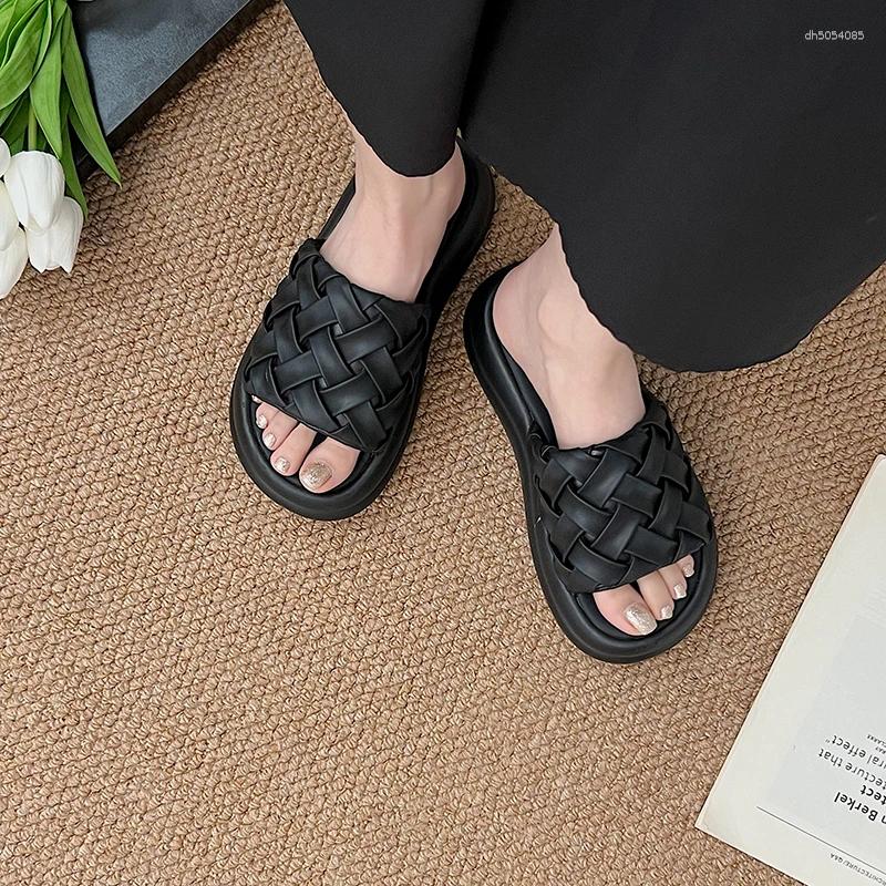 Slippers Women's Luxury Shoes Soft Large Outer Wear Head Thick Sole Summer 2026 Women