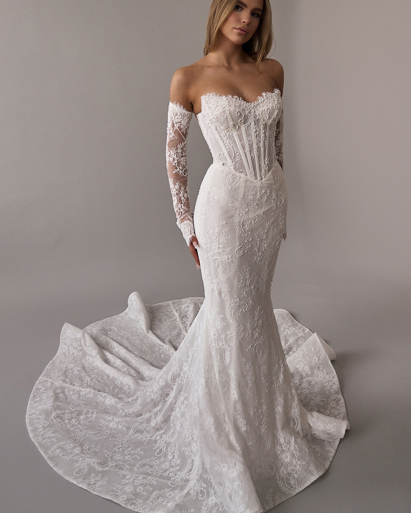 Mermaid Gorgeous Lace Dress With Overskirt Sweetheart Long Sleeves Wedding Gown Bone Bodice Button Back Robe De Mariee