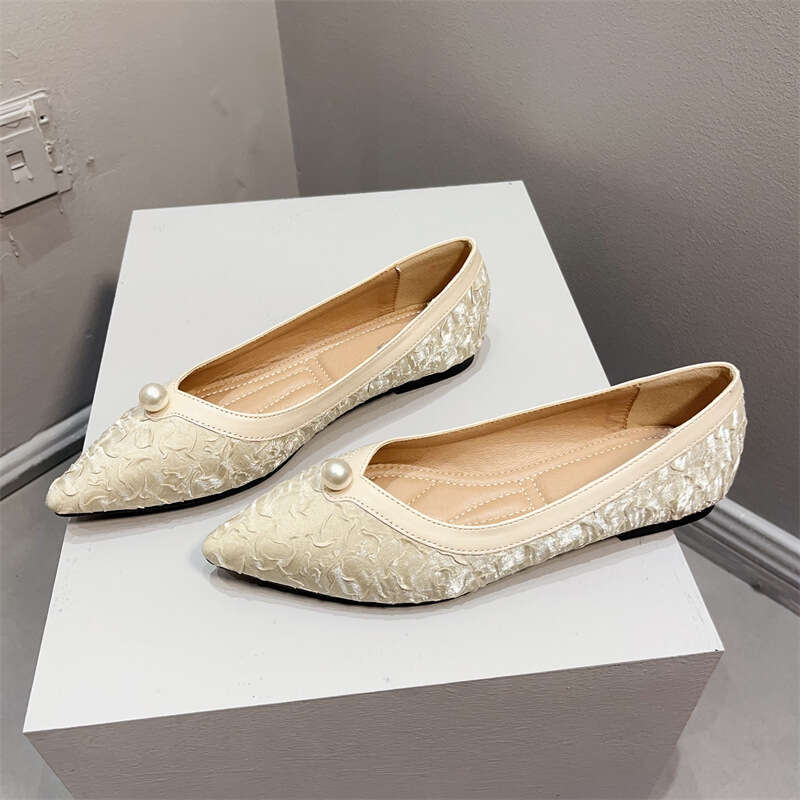 French Style Small Fragrance Pointed Flat Bottom Single For Women, Korean Version, Summer New Item, Shallow Mouth Silk, Evening Dress, Scoop Shoes