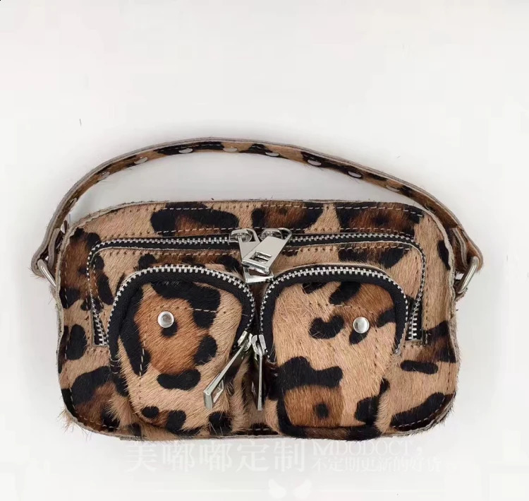 Leopard Prints Three Shoulder Strap Lower Arm Shoulder Bag Womens French Ten Font Phone Bag Latest 241105