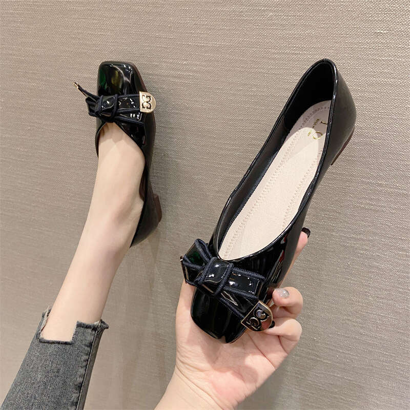 2023 Spring New Single Women's Head Lacquer Leather Daily Flat Soft Bottom Butterfly Knot Ladle Shoes