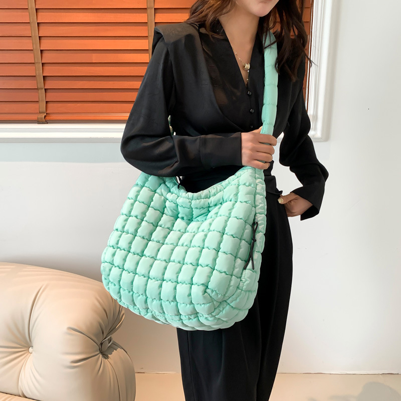 trend 2025NEW New designer foldable cloud fashion fashion single shoulder handbag with large capacity down cotton underarm women s bag